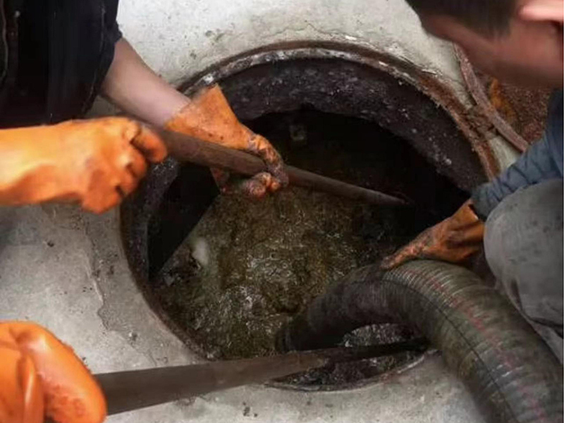 神池清理化粪池时如何避免沼气的危害?